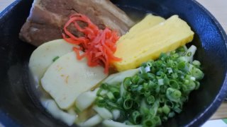 沖縄の定番野菜 ゴーヤとにがうりの違いって Aiueokinawa